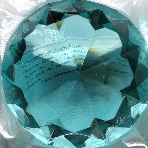 Stunning Oleg Cassini AQUA Blue DIAMOND Cut Crystal Paperweight - Picture 2 of 7